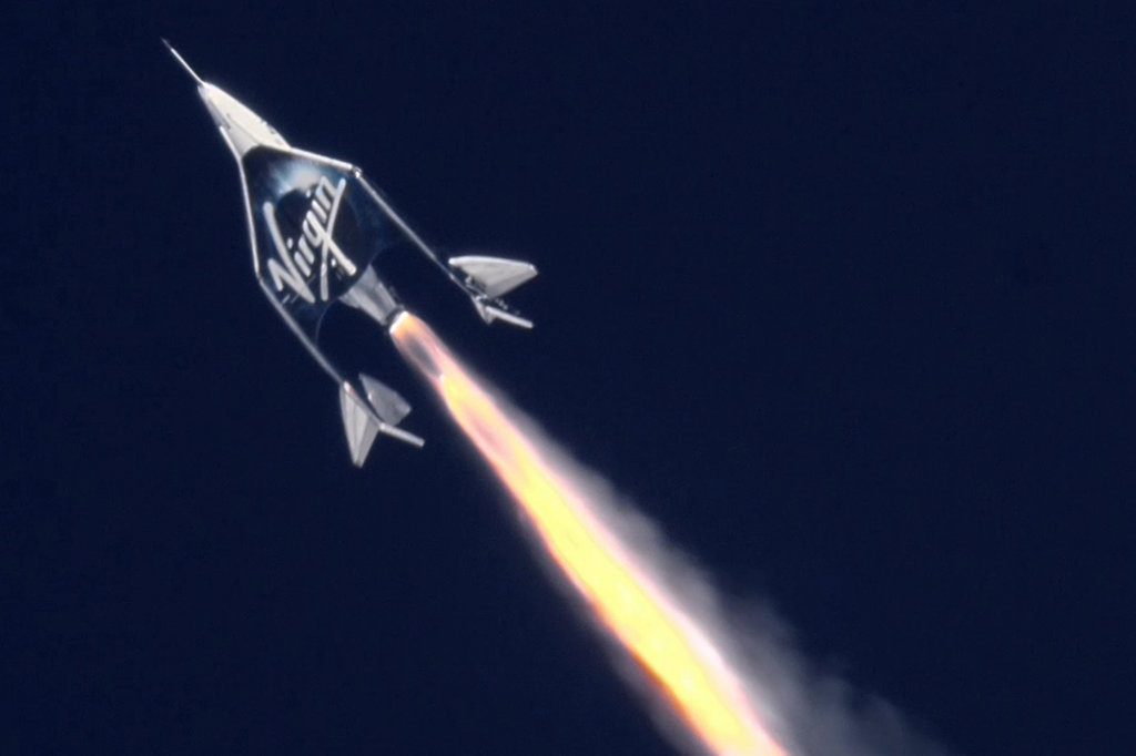هواپیمای فضایی ویرجین گالاکتیک دومین پرواز آزمایشی خود با خدمه را انجام داد
