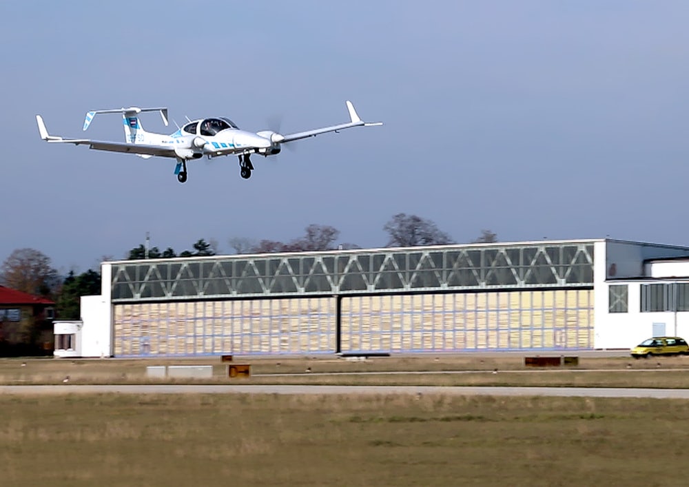 سیستم جدید آلمانی، فرود ایمن و خودکار را به فرودگاه‌های کوچک می‌آورد