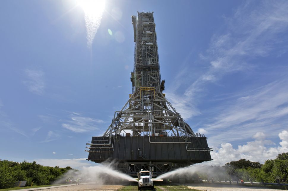 نیاز ناسا به سکوی پرتاب متحرک دوم برای موشک‌ غول‌پیکر و سنگین