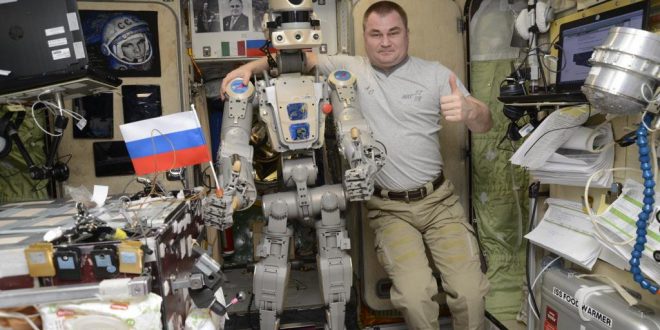بازگشت کپسول بدون سرنشین Soyuz همراه با روبات انسان‌نما به زمین