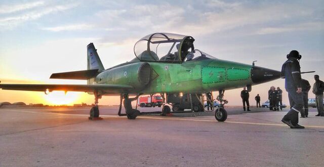 رونمایی از “یاسین” اولین هواپیمای جت آموزشی-رزمی ساخت ایران