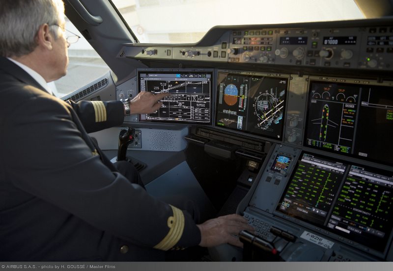 تحویل اولین هواپیمای A350 XWB شرکت ایرباس با کابین صفحه لمسی