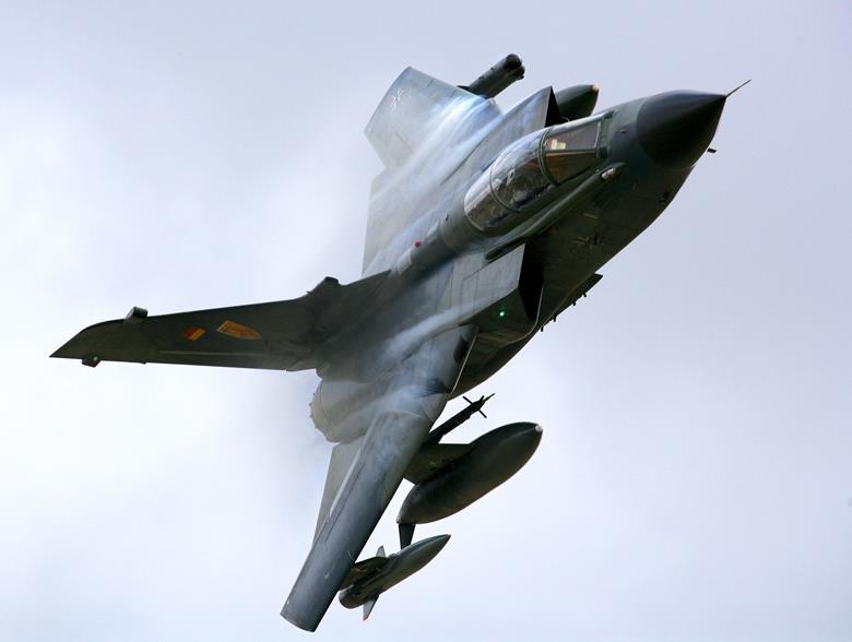آلمان جنگنده‌های Super Hornet و Eurofighters  را به عنوان جایگزین هواپیمای Tornado انتخاب می‌کند