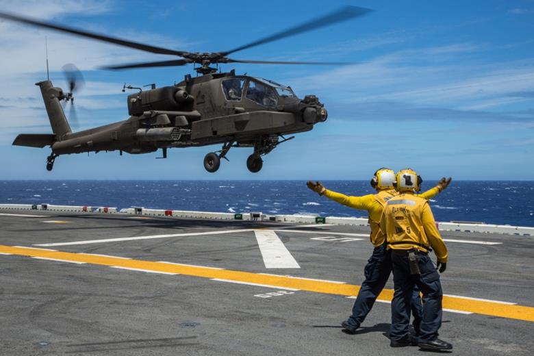 تحویل نسخه ۶ هلیکوپتر نظامی AH-64E با قابلیت منهدم کردن کشتی و پهپاد به ارتش آمریکا