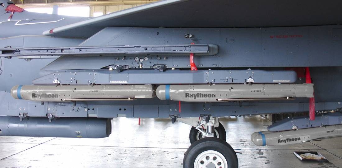 نصب تسلیحات StormBreaker بر روی هواپیمای Super HornetC