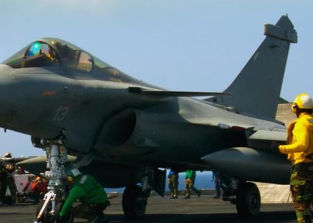 ارزیابی جنگنده رافائل-ام را برای ناو هواپیمابر ویکرانت هند